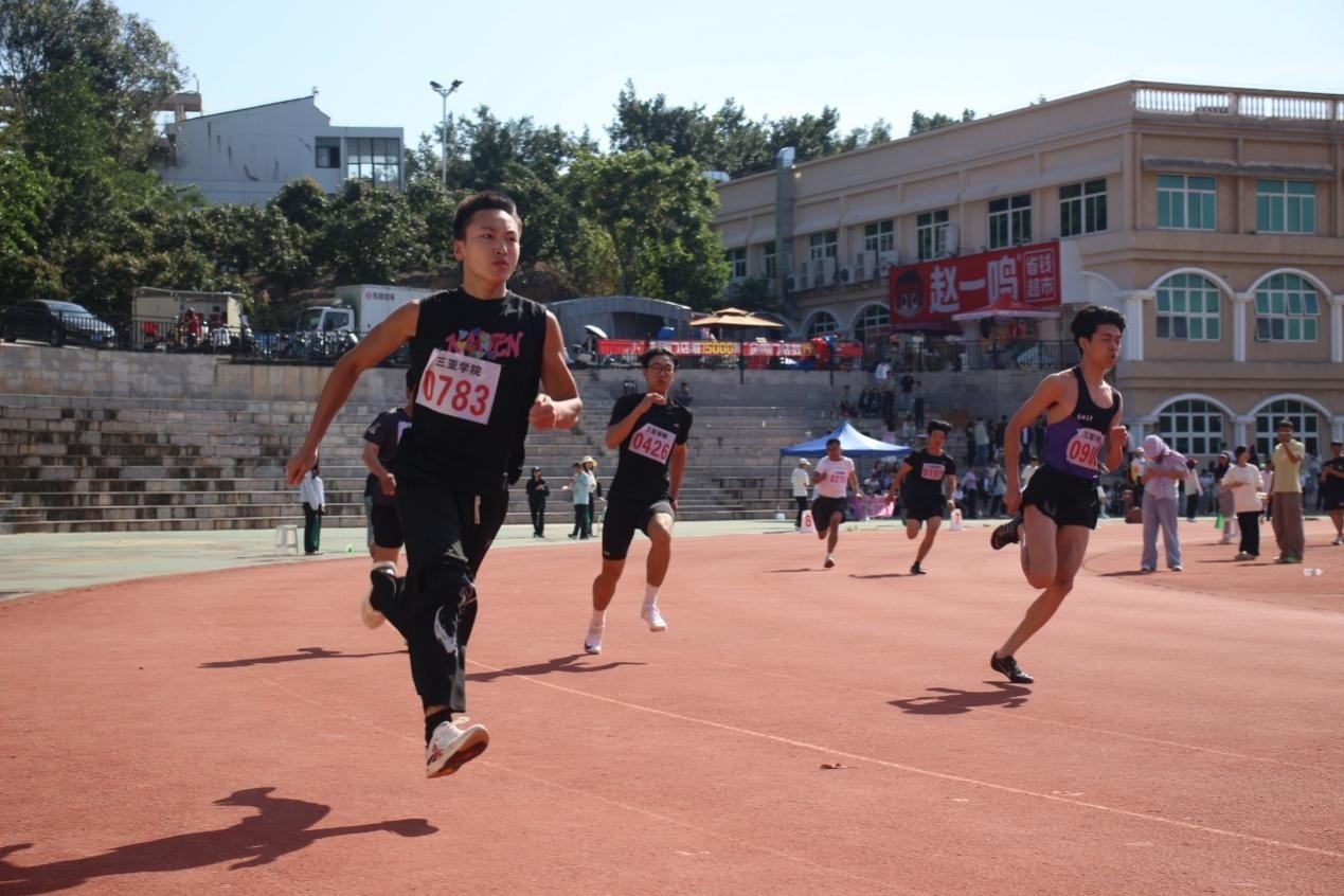 青春逐梦赛场 热血闪耀荣光 ——汽车学院学子体育欢乐节勇创佳绩