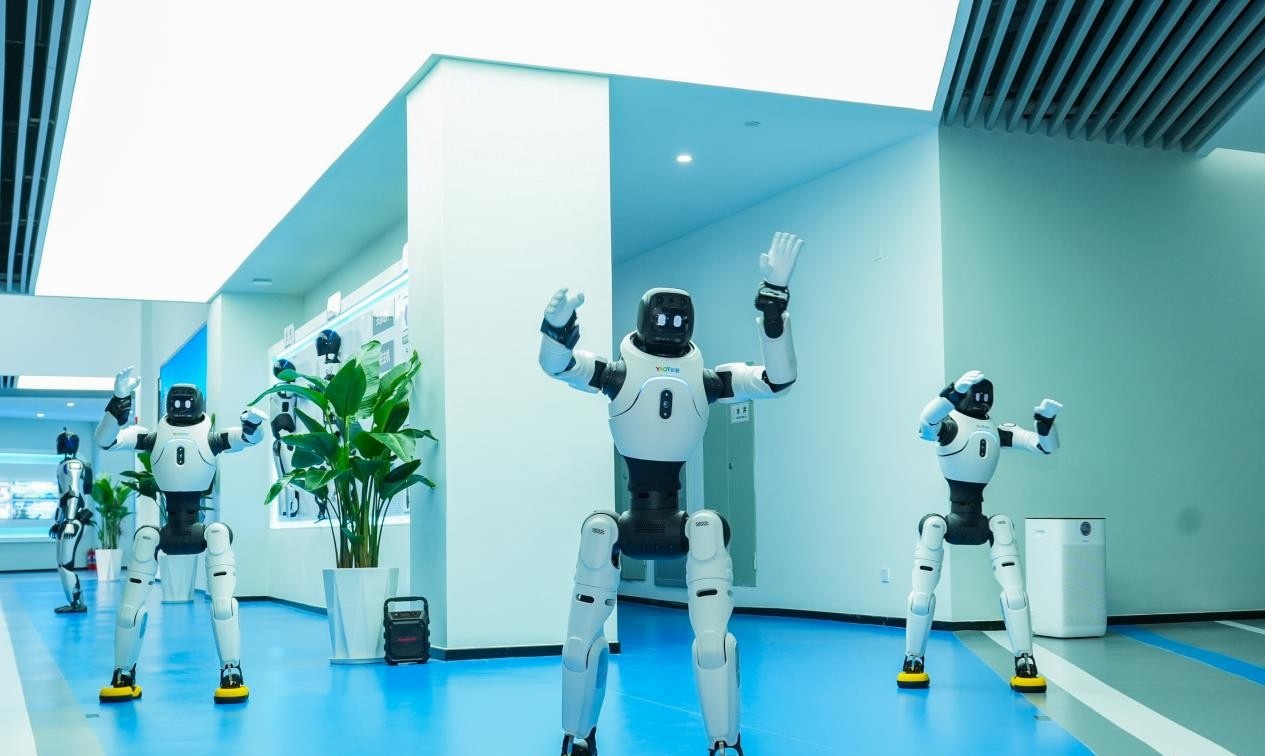 汽车学院深入创新一线调研 以产教融合创新实践赋能电子信息未来专业硕士人才培养